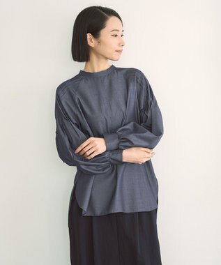 UNFILO シャンブレーデニム ショルダータックブラウス インディゴ