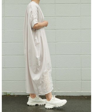 muuc キャッチ裾切り替えフレンチスリーブワンピース〈前開きで羽織にも〉〈日本製〉〈上品な透け感〉〈体型カバー・フリーサイズ〉〈モードな異素材・コットンローン使用〉 ライトグレー