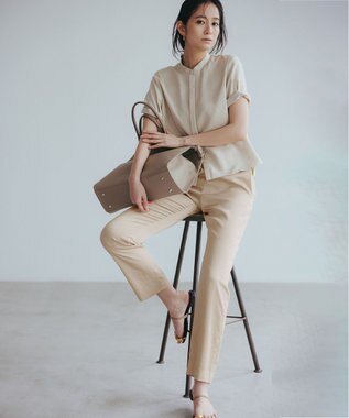 ICB 【MAG×スタイリストコラボ】シャイニーシアーニット×サテンストレートパンツ ブラックニット×ベージュパンツ