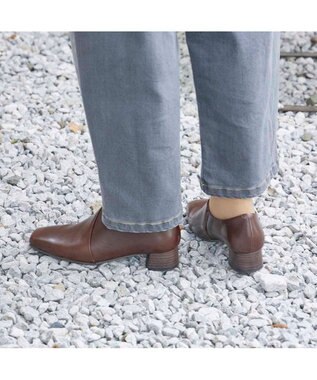 ing <ing>【WEB限定】【サスティナブルシリーズ】甲深デザインパンプス ダークブラウン