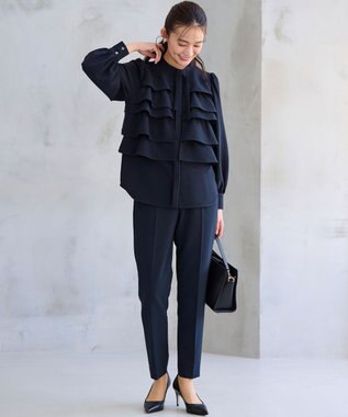 組曲 L 【KUMIKYOKU NAVY】コンフォータブルドレープ フリルテーパードパンツ ネイビー系