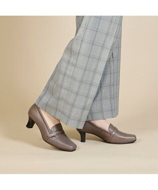 ing <ing>ベルトデザインヒールローファー オーク