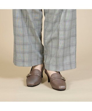 ing <ing>ベルトデザインヒールローファー オーク