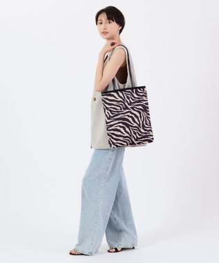 LeSportsac VERTICAL CITY TOTE/アップタウンラフィアゼブラ/ブラック アップタウンラフィアゼブラ/ブラック