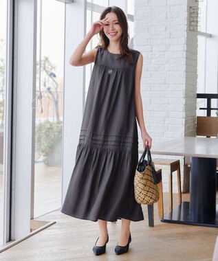 Tiaclasse 【小倉優子さん着用・洗える・XSサイズ】麻調ピンタックロングワンピース チャコールグレー
