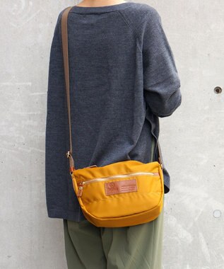 FOLNA RD ユニセックスナイロン ショルダー M-SIZE ブルー