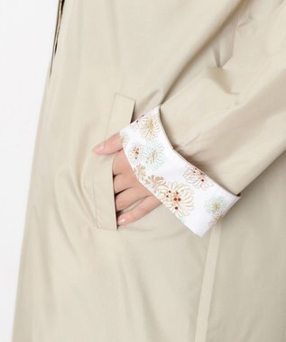 MOONBAT 【バッグ付】ポール & ジョー (PAUL & JOE　ACCESSOIRES) レインコート ポンジークリザンテーム ベージュ