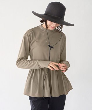 ペプラムラッシュガード