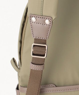 Y'SACCS 【ナイロンタフタ×リサイクルレザー】デイリーリュック カーキ