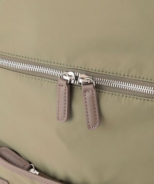 Y'SACCS 【ナイロンタフタ×リサイクルレザー】デイリーリュック カーキ