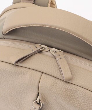 Y'SACCS 【MADE IN JAPAN】　WELLBA　人間工学バックパック　Sサイズ グレージュ