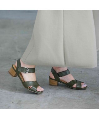 ing <ing>【WEB限定】【3E】ストラップクロスサンダル