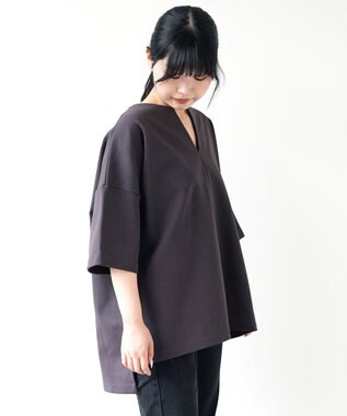 WHITE MAILS PAPER DOUBLE JERSEY KEY NECK T-シャツ チャコールグレー