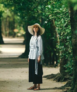 23区 S 【洗える】LIBECO ベルト付き ブラウス ホワイト×ネイビーストライプ