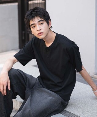 WEGO 【ユニセックス着用ITEM/MLサイズ展開】リラックスフィットヘンリーネックT（SS） ブラック