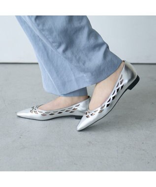 MODE ET JACOMO <carino>レーザーカットフラットパンプス
