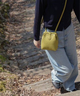 Atelier nuu 【定番シリーズ/国内生産】parcel mist ダレスポシェット ピスタチオ