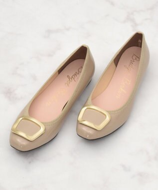 Bridget Birkin 【Bridget Birkin】バックルアクセントレインパンプス