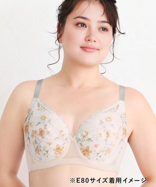 WACOAL 【小さく見せるブラ】 レーシィ ブラジャー 着やせ効果 コンパクトにメイク バストの突出をおさえる 背中の段差を軽減 大きいサイズ レディース BRB453 /ワコール クリーム