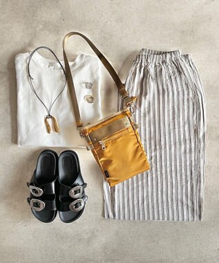 Y'SACCS テープデザイン　トラベルポシェット マスタード