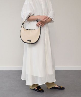 INTER-CHAUSSURES 【Christian Villa】異素材コンビホーボーバッグ ブラックコンビ