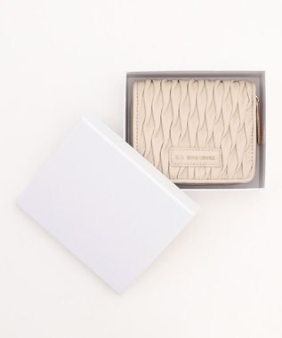 LA BAGAGERIE シープレザープリーツ加工二つ折り財布 アイボリー