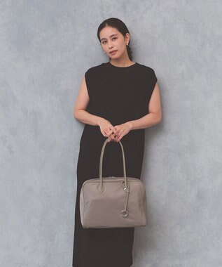 TOPKAPI 【Breath TOPKAPI】PRIM プリム ナイロン ラウンドスクエア ボストン トートバッグ チャーム付き　A4 / 軽量 グレージュ