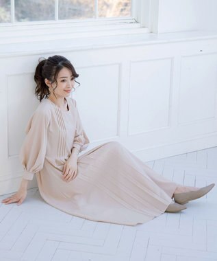 Tiaclasse L 【洗える】シンメトリープリーツワンピース ライトベージュ