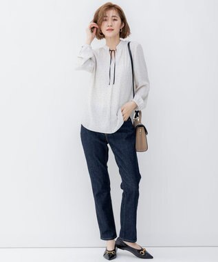 23区 L 【洗える】バックサテンアムンゼン ドットプリント リボン付き スキッパー ブラウス アイボリードット