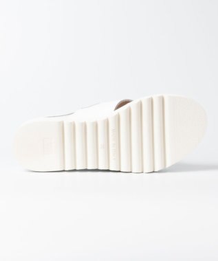 BONTRE 【LucaGrossi/ルカグロッシ】アシメトングサンダル ホワイト