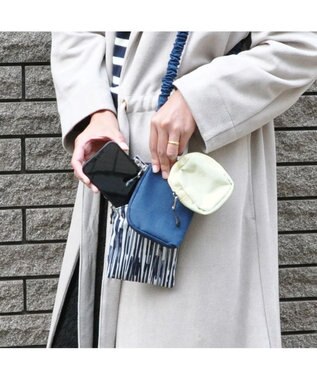 UNBILLION cachecache バンジーコードナイロンスマホショルダー アイボリーネイビー