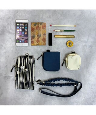 UNBILLION cachecache バンジーコードナイロンスマホショルダー アイボリーネイビー