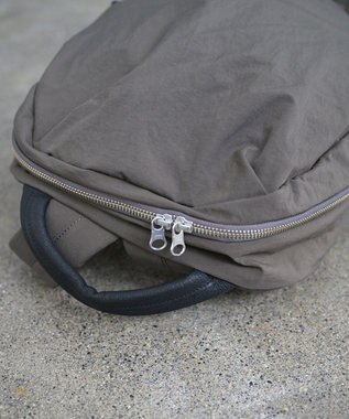 NIZYU KANO LIGHT NYLONリュック Mサイズ モカブラウン