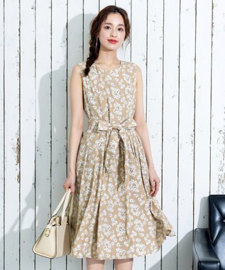 洗える 大人の華やかさを演出する大花柄ワンピース Tiaclasse L ファッション通販 公式通販 オンワード クローゼット 洗える 大人の華やかさを演出する大花柄ワンピース Tiaclasse L ファッション通販 公式通販 オンワード クローゼット