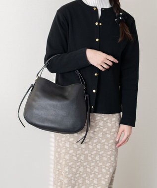 INTER-CHAUSSURES 【LORISTELLA】シュリンクレザーハンドバッグ ブラック