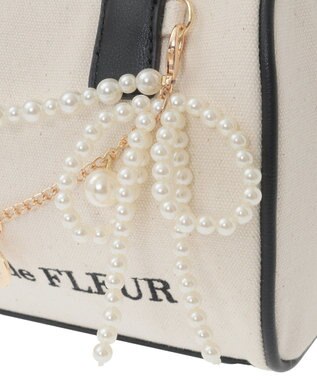 Maison de FLEUR チャーム付きキャンバスボストンバッグ Black