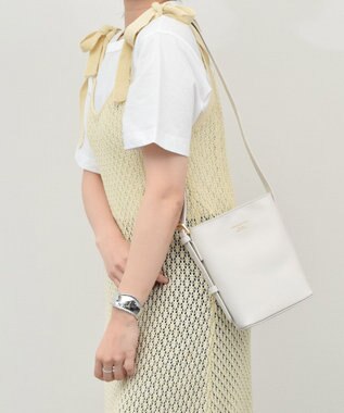 INTER-CHAUSSURES 【CHRISTIAN VILLA】レザークロスボディーバッグ アイボリー