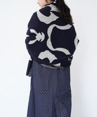 nitorito 【UNISEX】bonfula 牛と花モチーフ柄 ストール navy