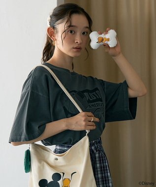 earth music&ecology Ｐｌｕｔｏ／カラビナ付きチャーム Off White