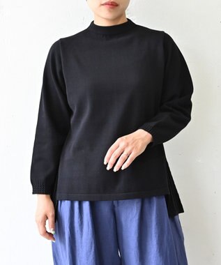 muuc 〈コットン100％強撚糸〉〈通気性が高いドライタッチな素材〉袖口ケーブル模様編み フレアーシルエット後ろプリーツ ハイネックプルオーバー ブラック