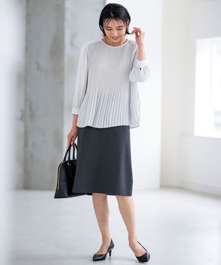 23区 L 【洗える】ライトバックサテンアムンゼン プリーツ ブラウス ライトグレー系