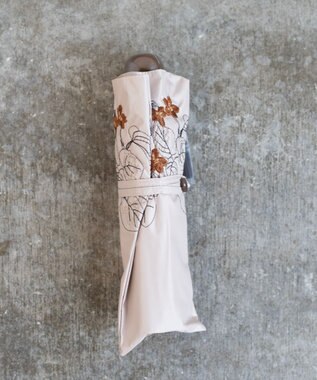 AND WOOL 〈一級遮光生地・晴雨兼用〉スミレ刺繍の日傘 （折りたたみタイプ） ベージュ