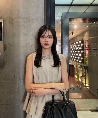 Green Parks AnriettMusee ノースリーブタックペプラムブラウス Beige