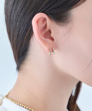 Phoebe 【痛くないシリーズ/金属アレルギー対応】ダブルラインビジューライトフィットイヤリング　ゴールド ゴールド