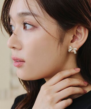 Tiaclasse   【金属アレルギー対応】リボンモチーフピアス ゴールド