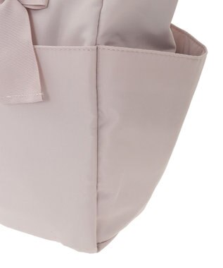 Maison de FLEUR 撥水加工リボンチャームマルチポケットトートM Grayish Pink