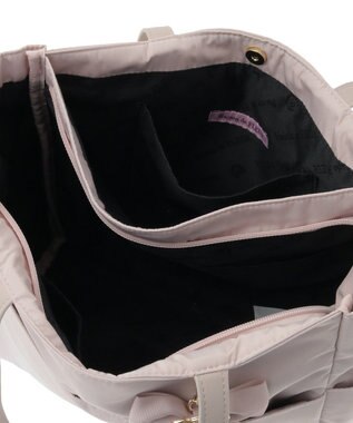 Maison de FLEUR 撥水加工リボンチャームマルチポケットトートM Grayish Pink