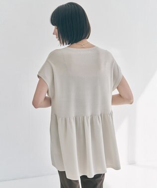 UNFILO L スゴ機能美ニット フレンチスリーブ ペプラム グレージュ