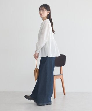 earth music&ecology 【コットン混】レース襟フレアヘムブラウス Off White