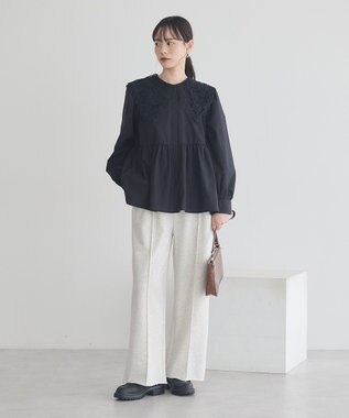 earth music&ecology 【コットン混】レース襟フレアヘムブラウス Black